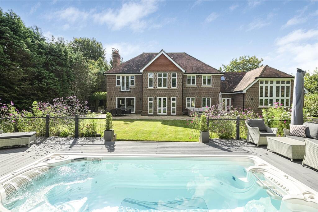 Garden &amp; Pool