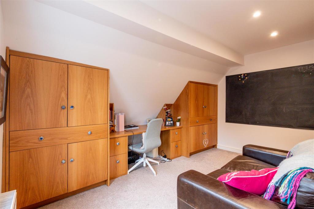 Bedroom 5 Aspect 2.jpg