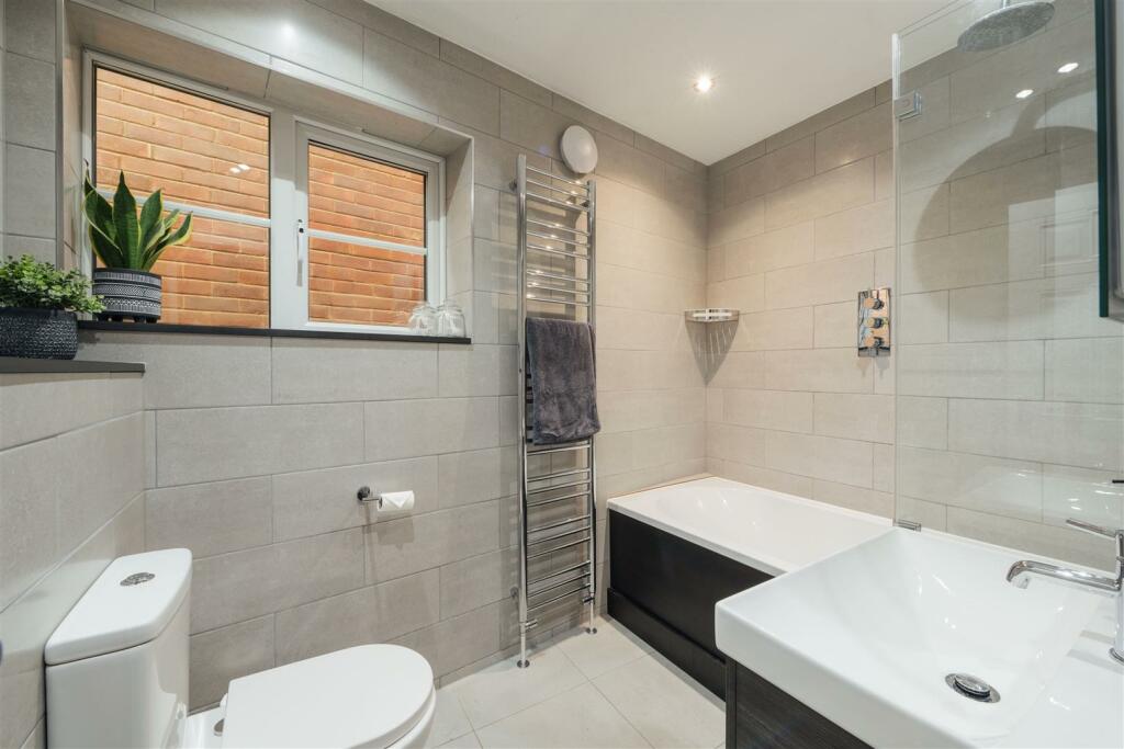 74 Highover Way, Hitchin-15.jpg