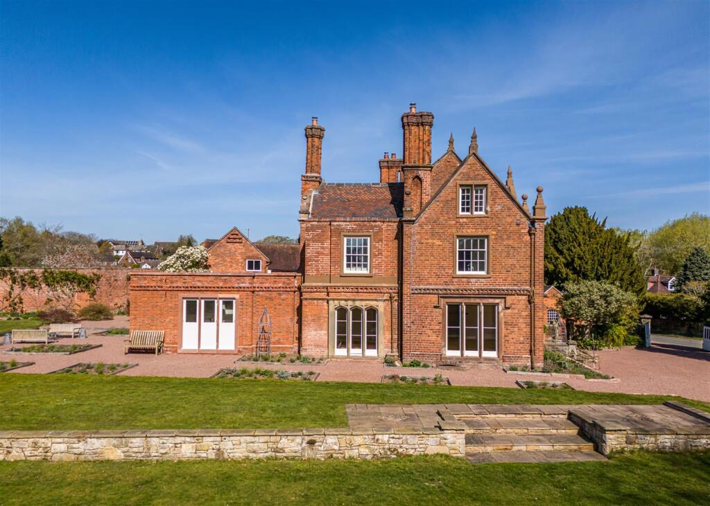 Old Manor House-APR25-Drone-20.jpg