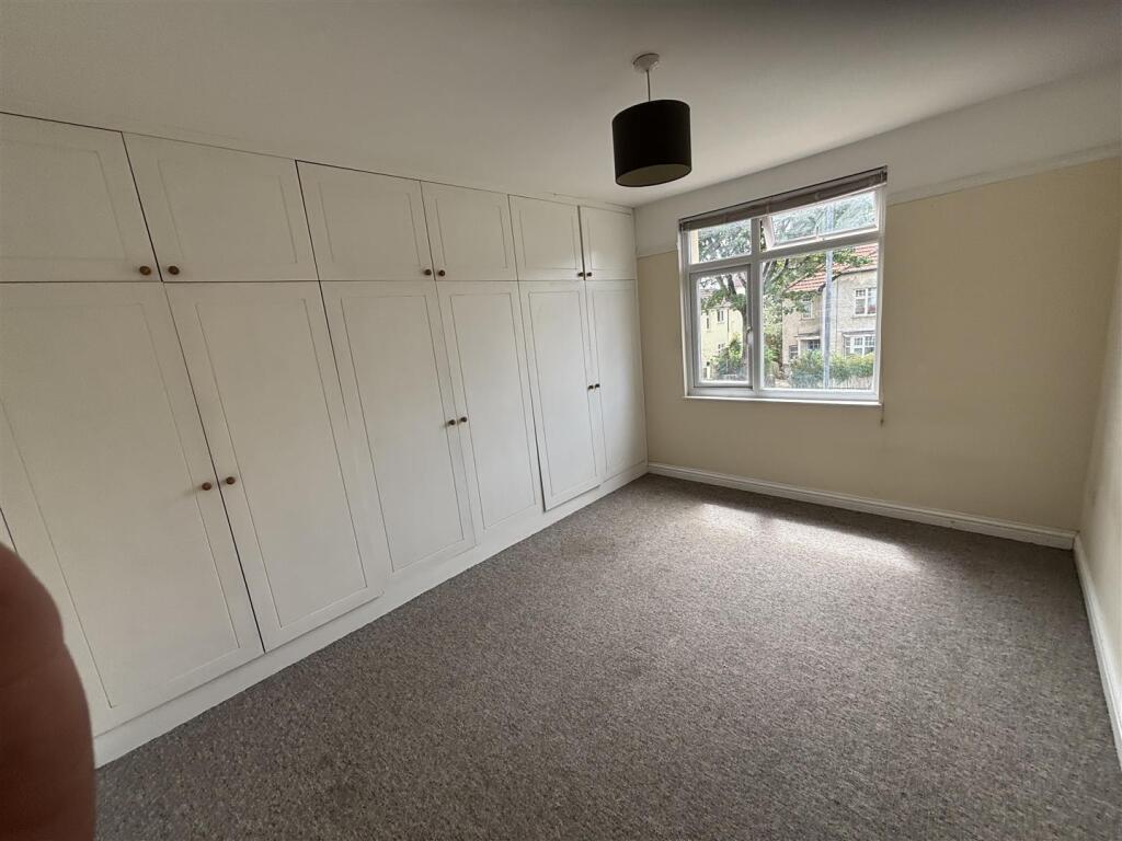 51M - Master Bed.jpg