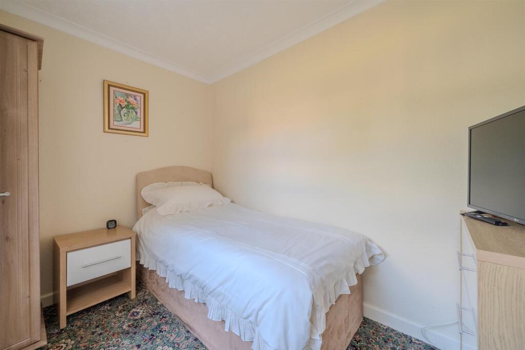 5 Harlech Close-8.jpg