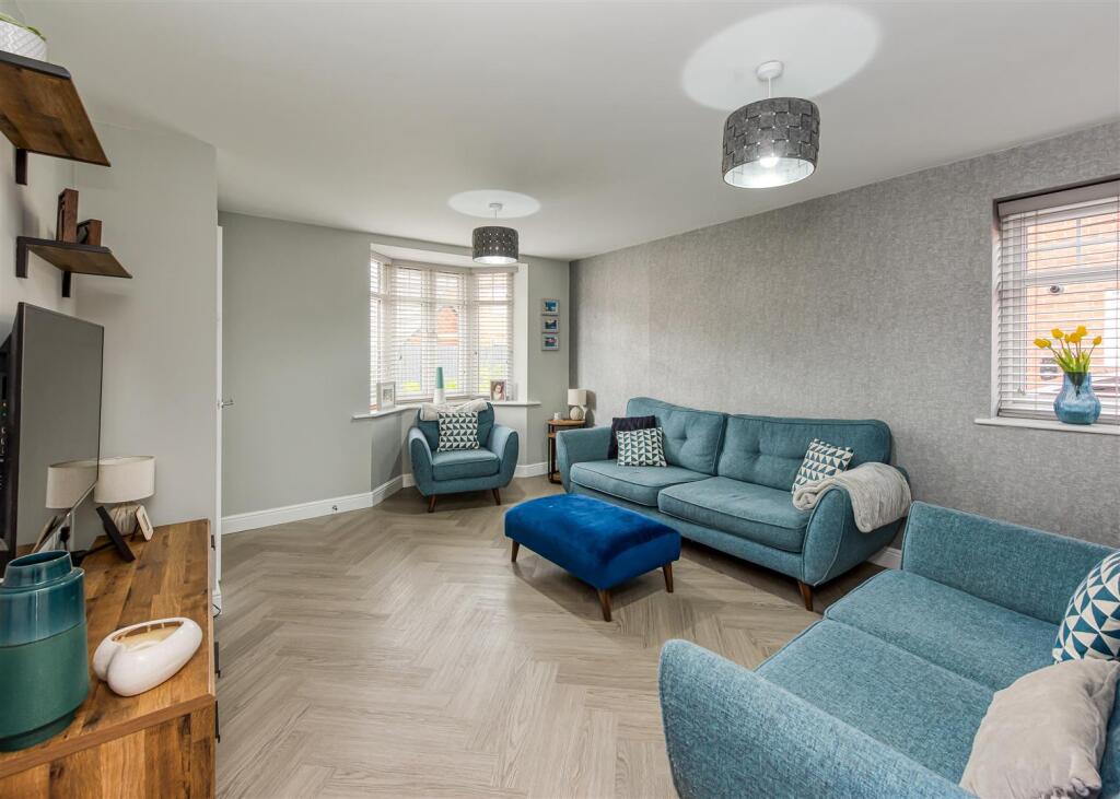 5 Marl Way-lounge1 AUG24.jpg