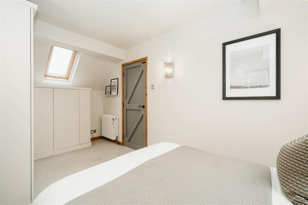 Bedroom1-4.jpg