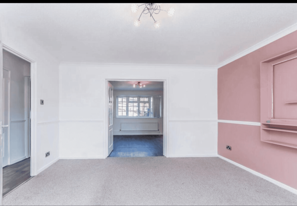 LIVINGROOM ONE