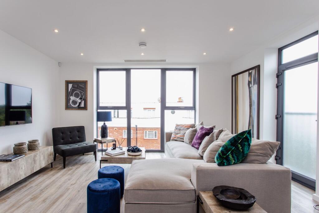 RECEPTION/KITCHEN/DINER