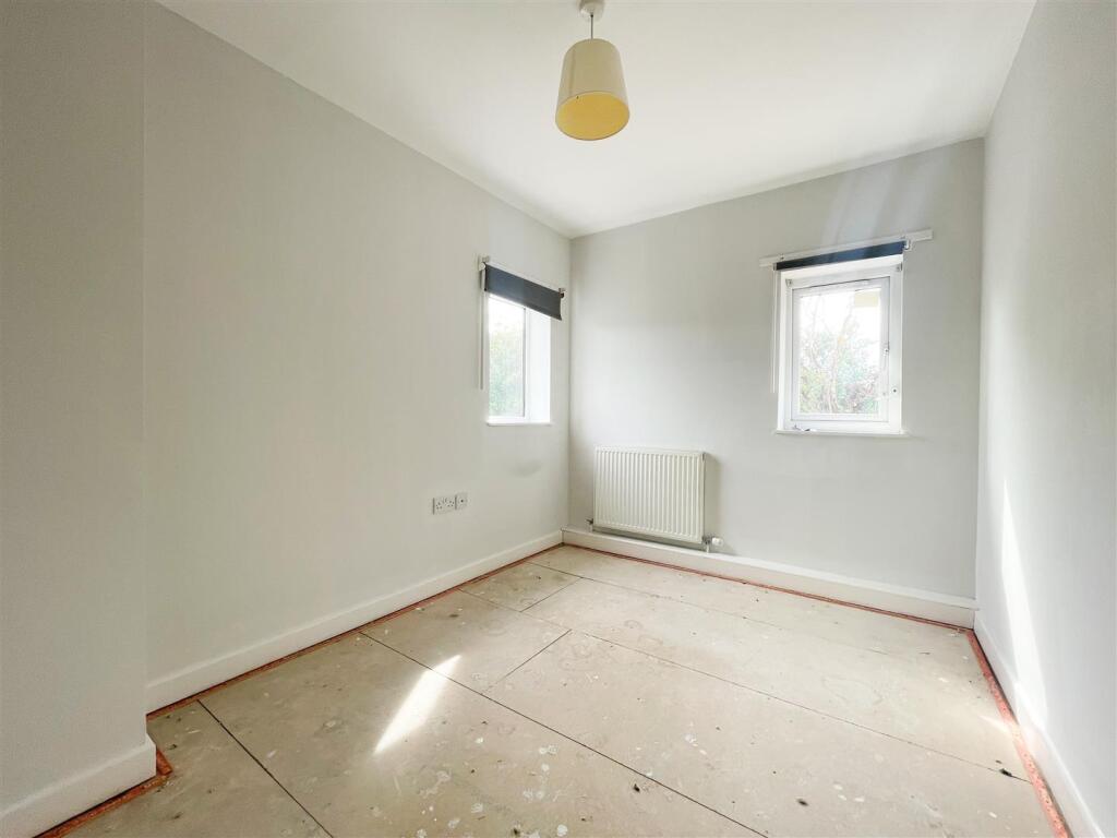 BEDROOM NINE