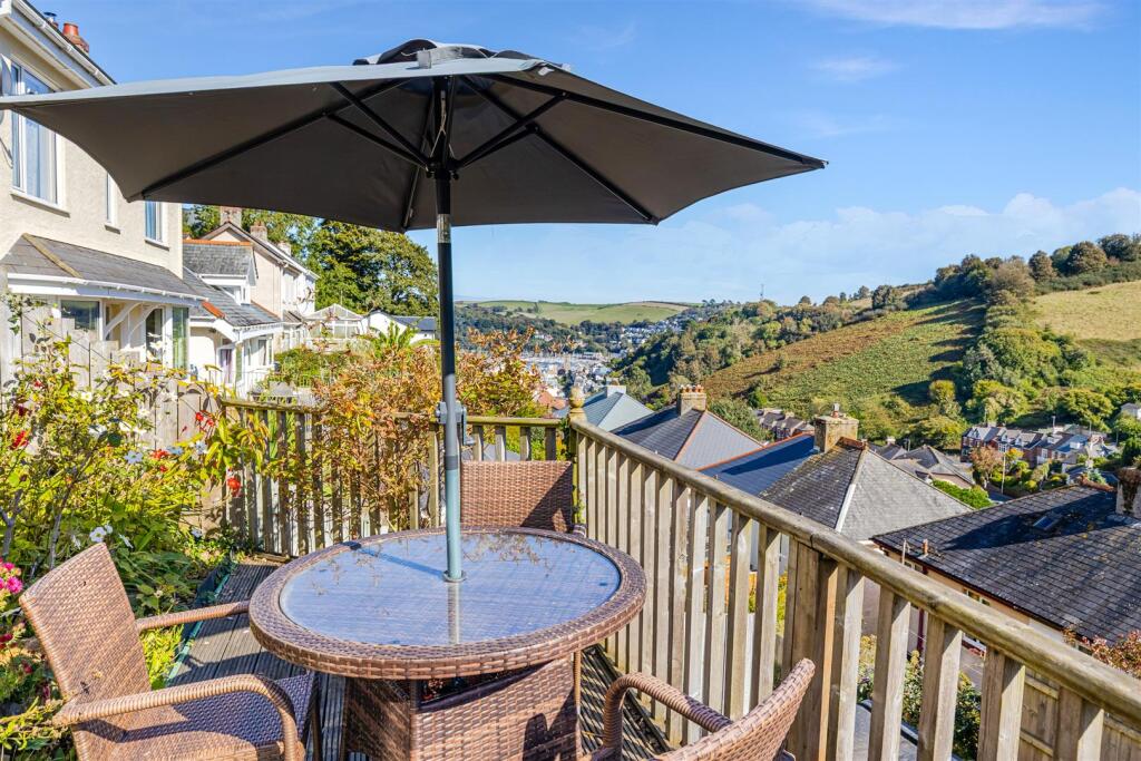 A03 - 9 Broad Park, Dartmouth - 250924.jpg