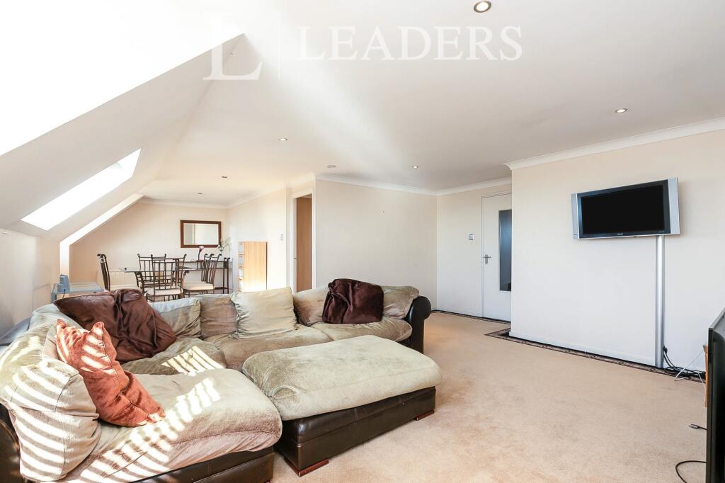 Living/dining room