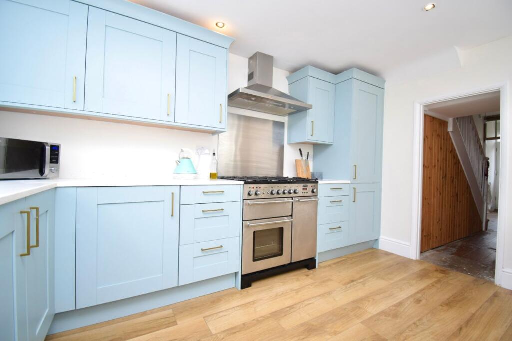 Kitchen/ Breakfast Room