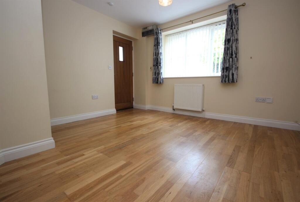 Living Area 4.JPG