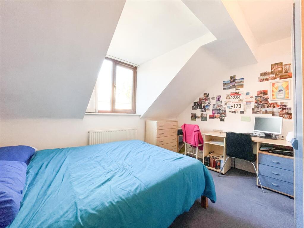 Flat 2C 43 Springhill Court_-6.jpg