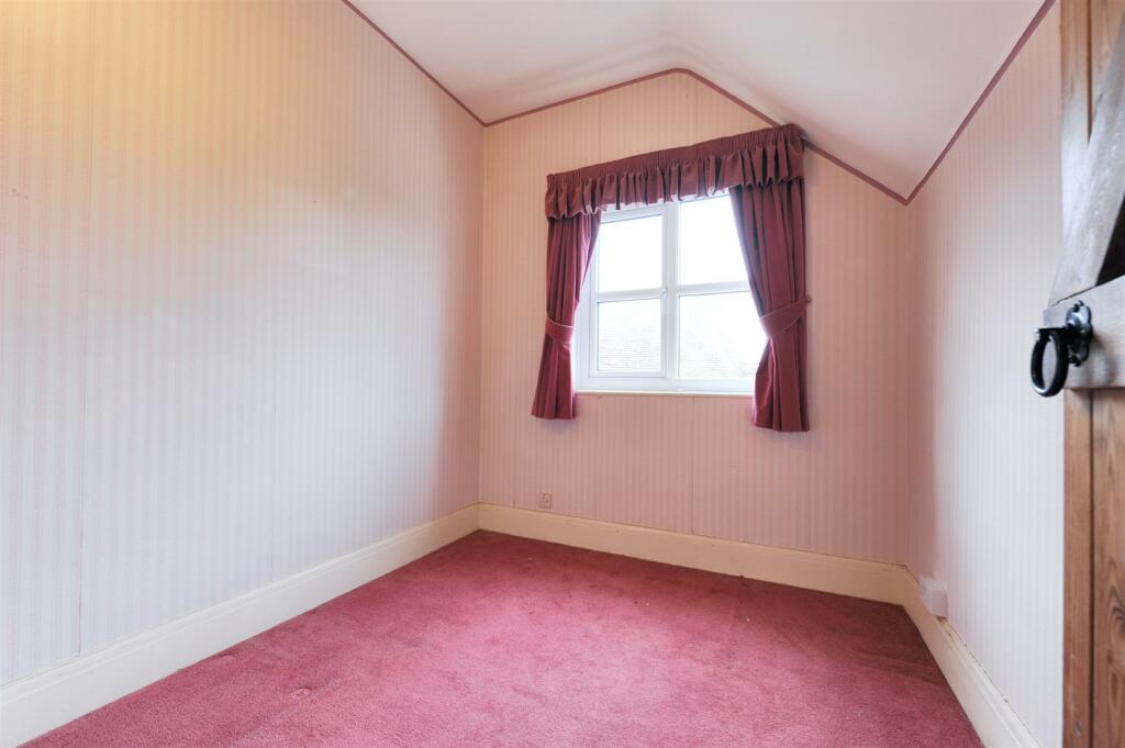 Bedroom 4.JPG