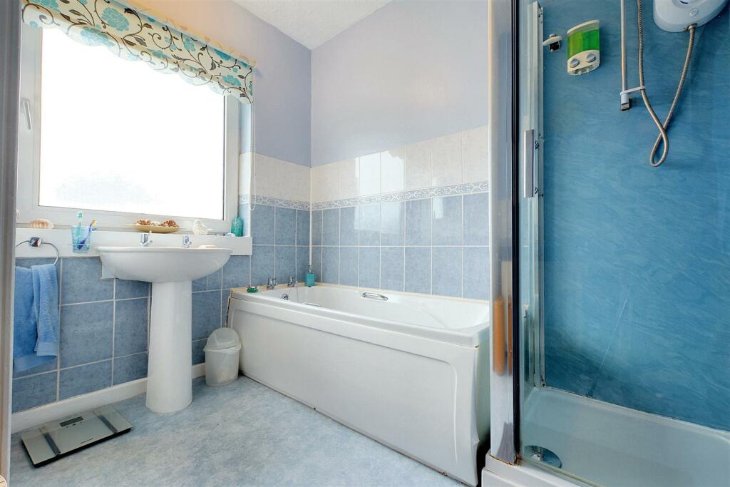 Shower Room.jpeg