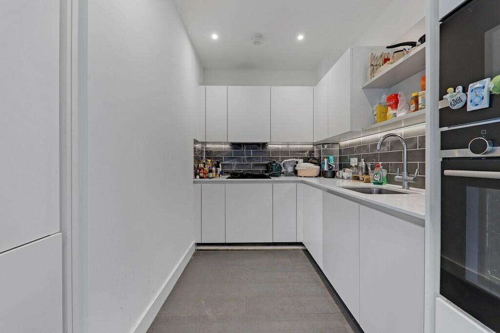 05-21c0JHGWL - 22...