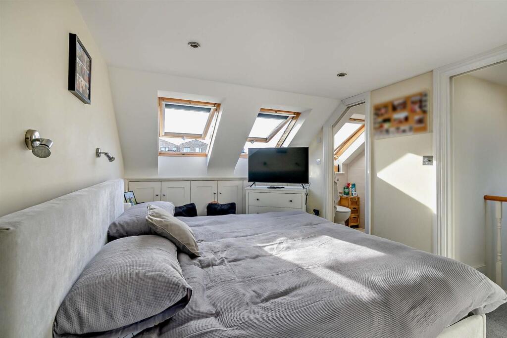 8634670-interior16-800.jpg