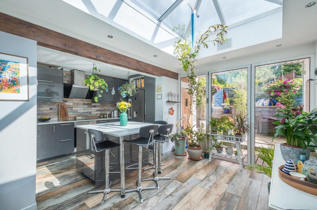 19-21 Cheveley Ro...