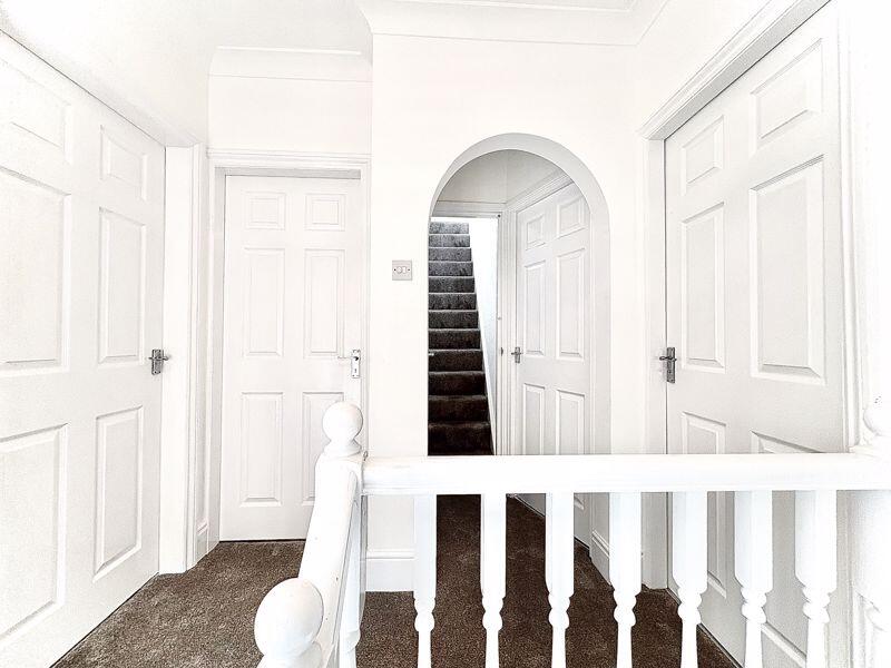 FIRST FLOOR LANDING