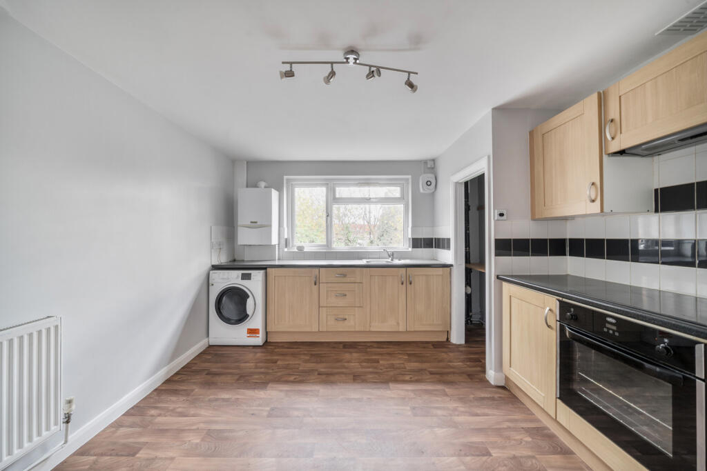 1376928-17-690b46...