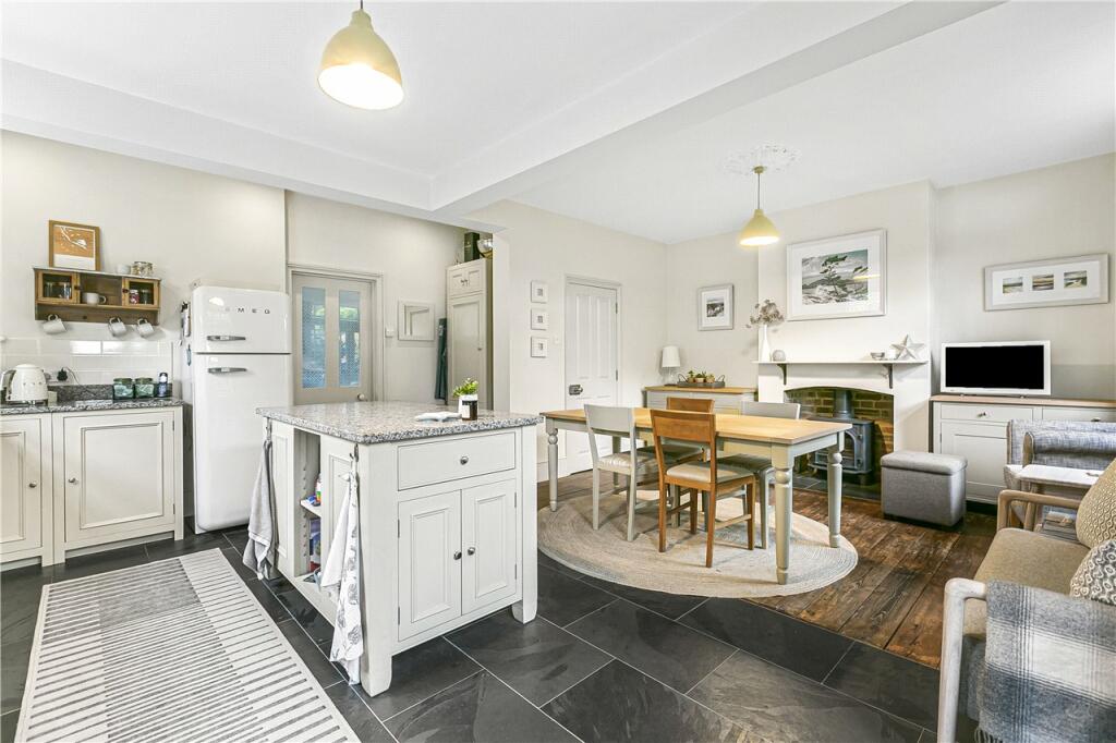 Kitchen/Dining