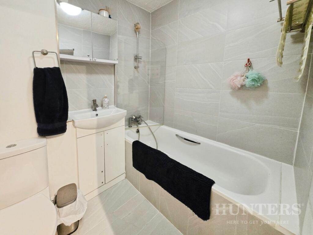 pbox-bathroom-335042.jpg