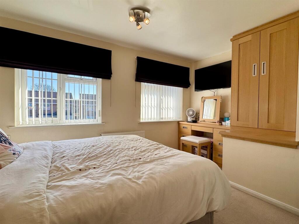 Master bedroom (3).jpg