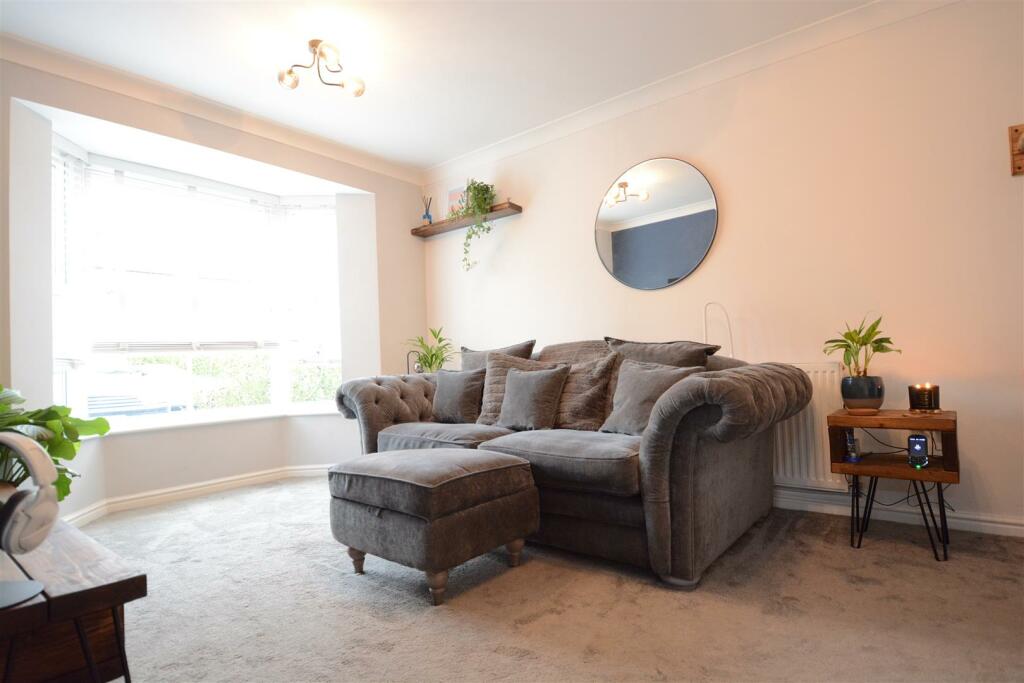 Larch Way Lounge.JPG
