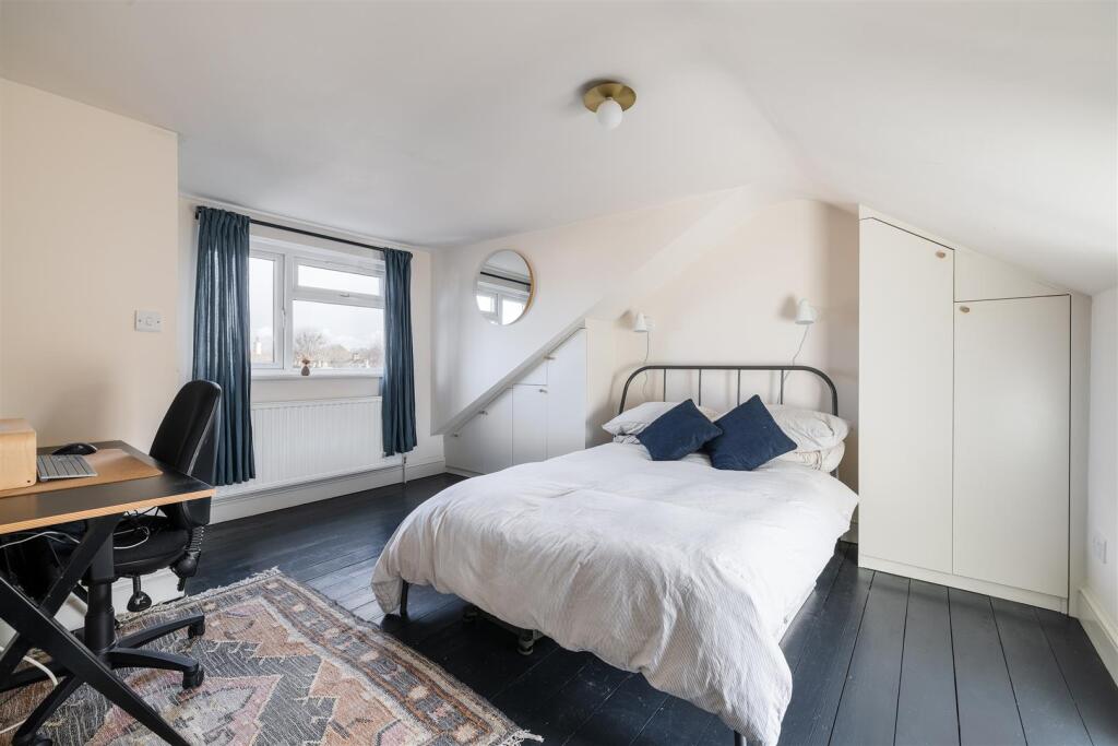 Mornington Road, E11