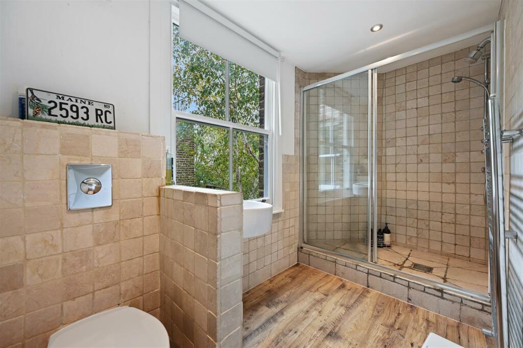 Stafford Mansions - Ensuite3 (1).JPG