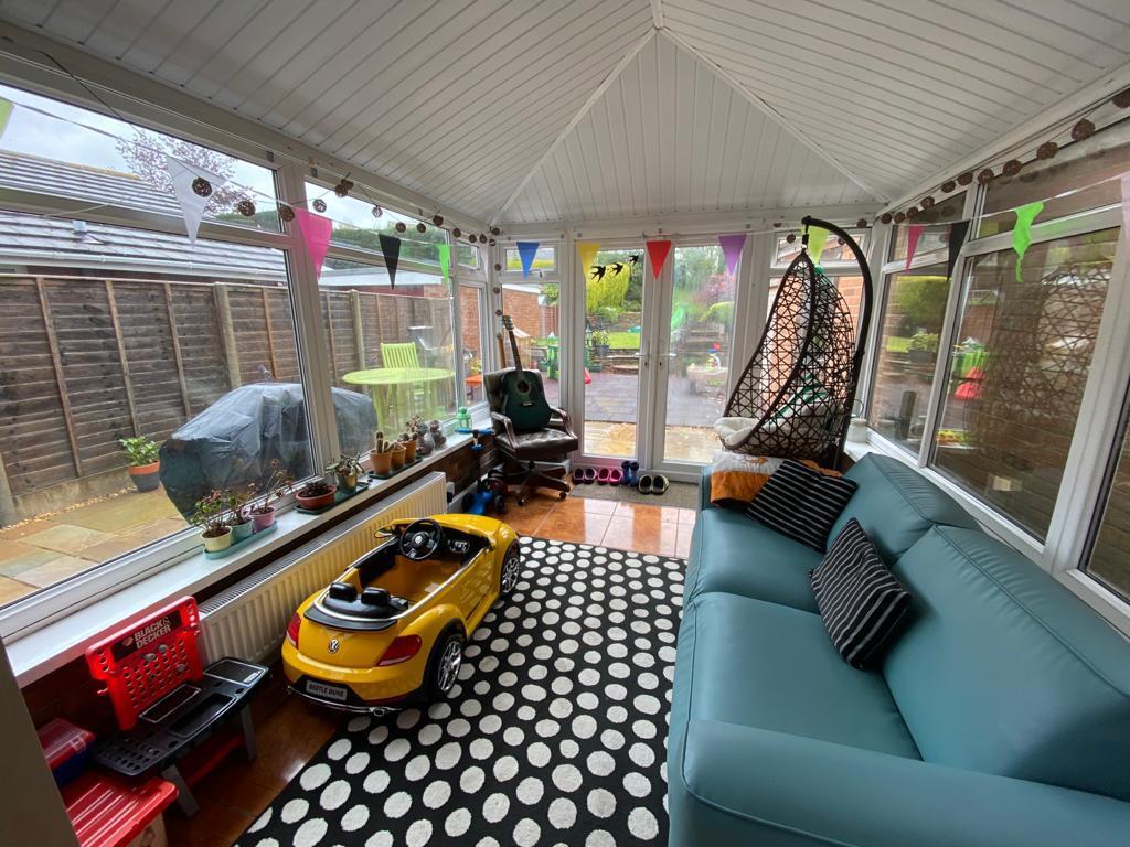 CONSERVATORY/GARDEN ROOM