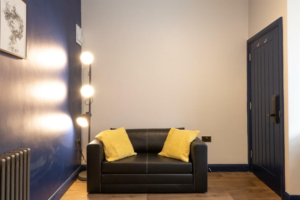 Flat 2 Flats 1-4 at 81 Devon Road Bristol BS5 6ED 