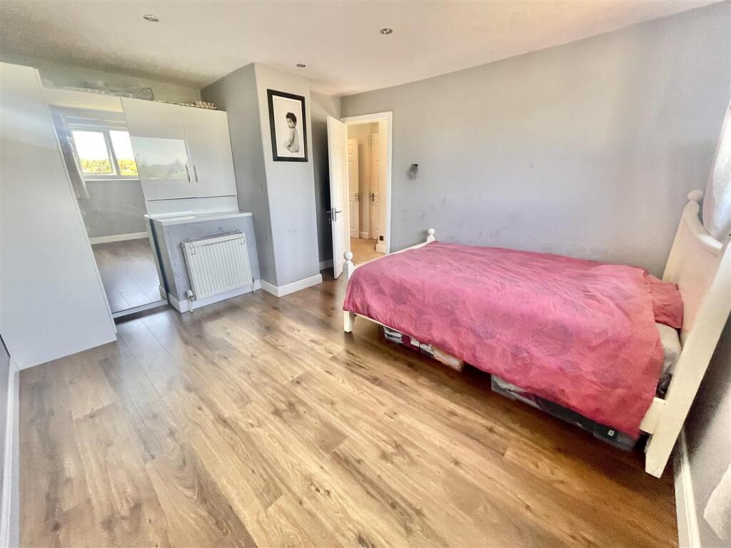 bedroom 1.2.jpg