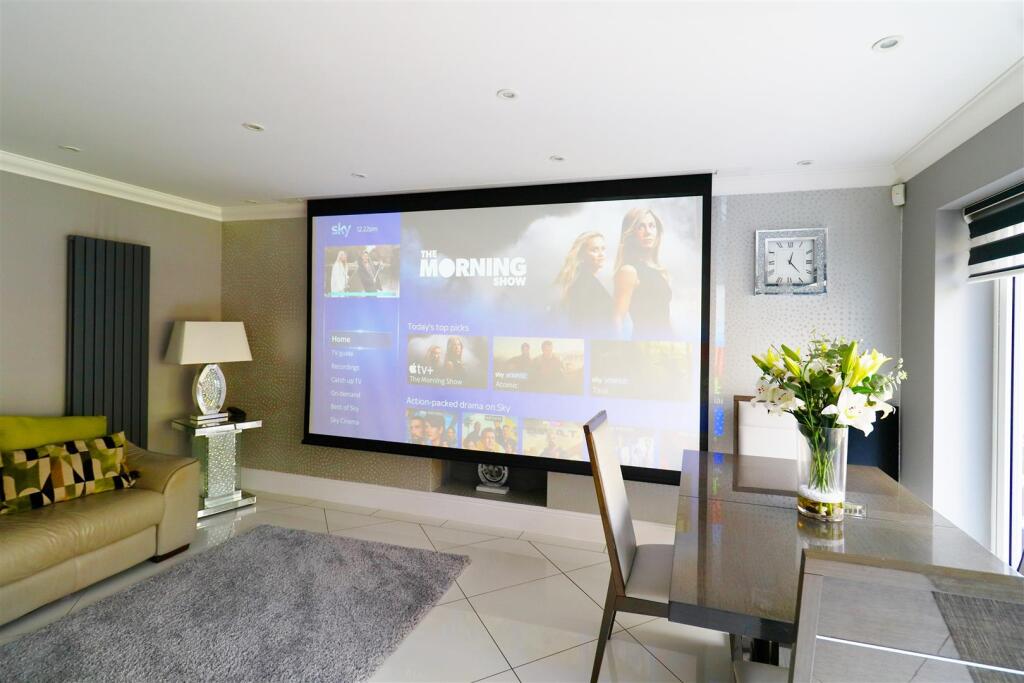 Kitchen/Diner/Projector