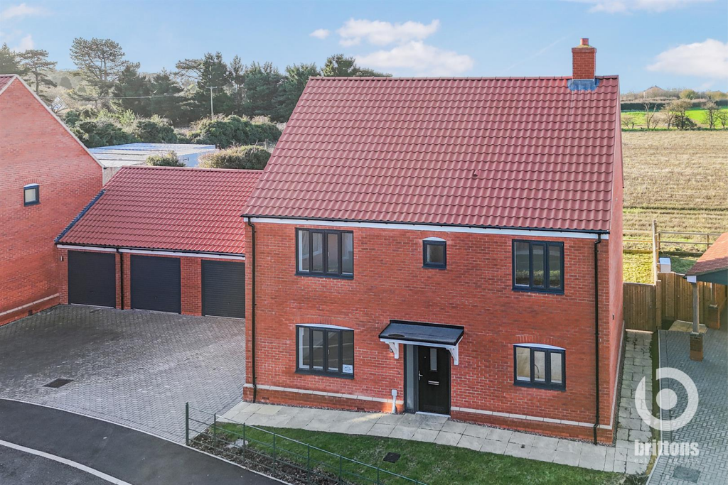 Stunning Field Views at 13 Bakers Way - Blenheim Place, Docking