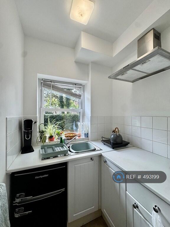 Studio 3 Kitchenette
