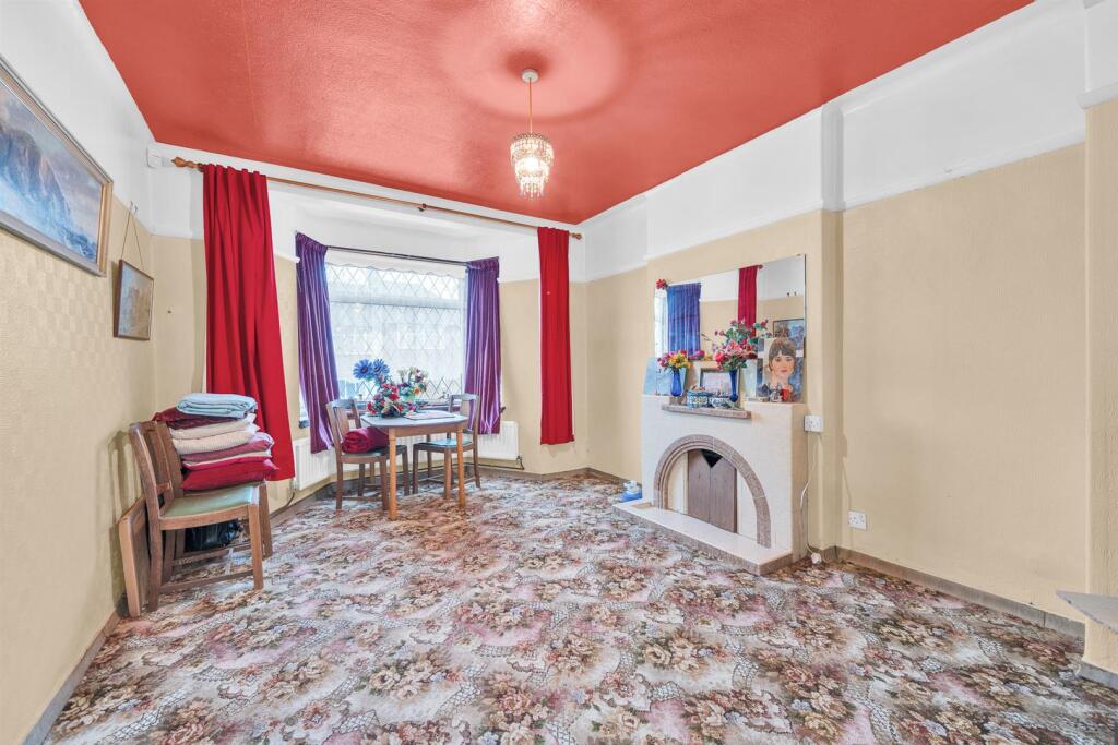 FRONT RECEPTION ROOM