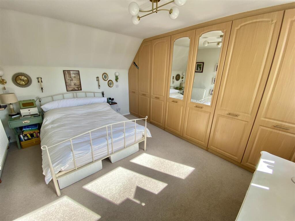 14 Manor Park 2.jpeg