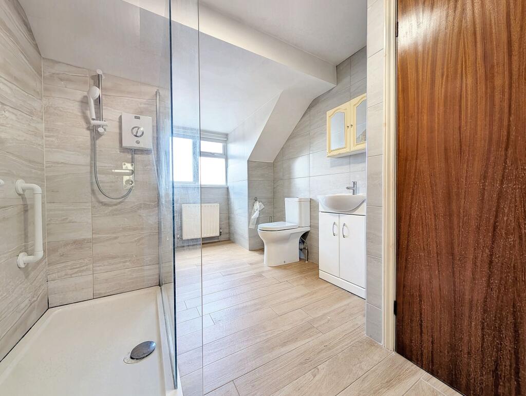 Main Bathroom