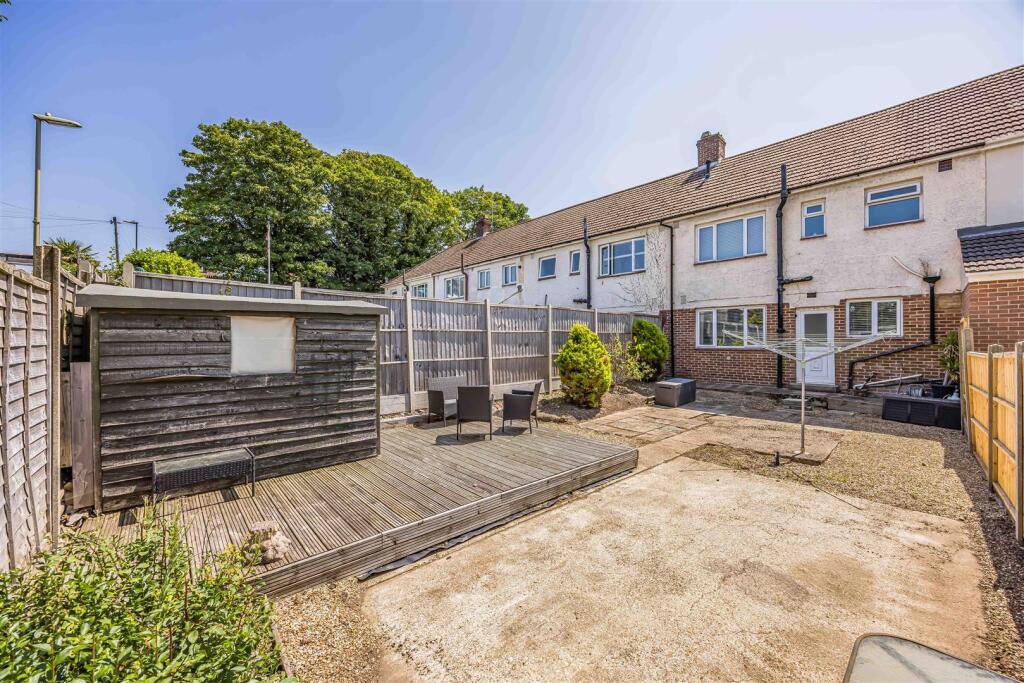 1 Gitsham Gardens, Waterlooville-Small-PorticoMark