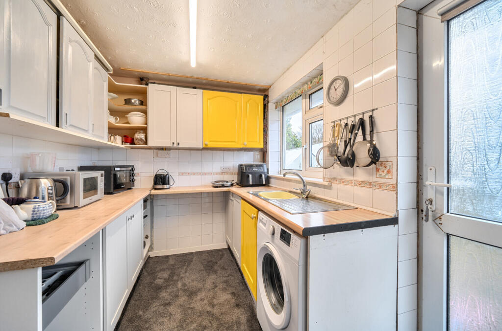 1389341-7-693ff50...