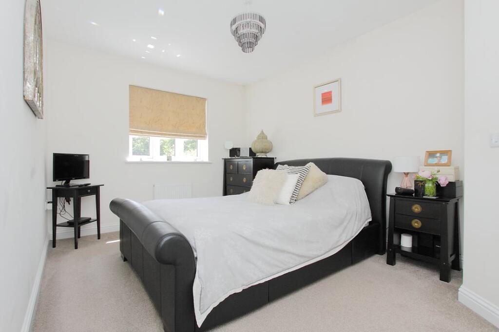 5 rimini rd bed1