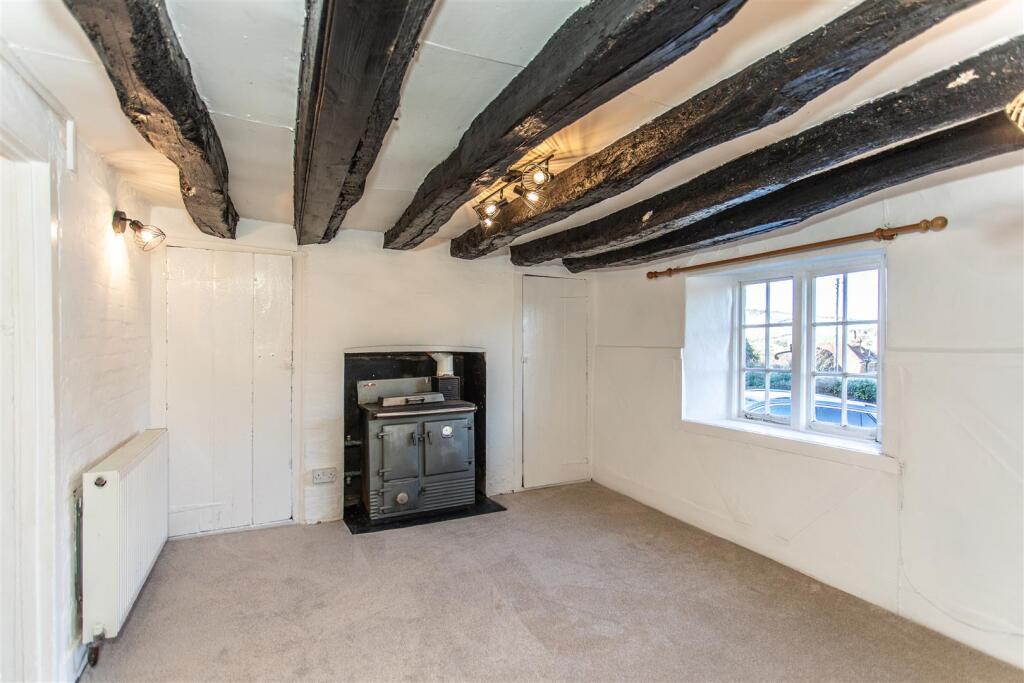 Thatch Cottage25.jpg