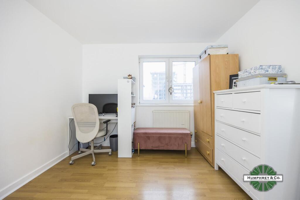 Two Bed Flat to Rent in Hawker Place E17