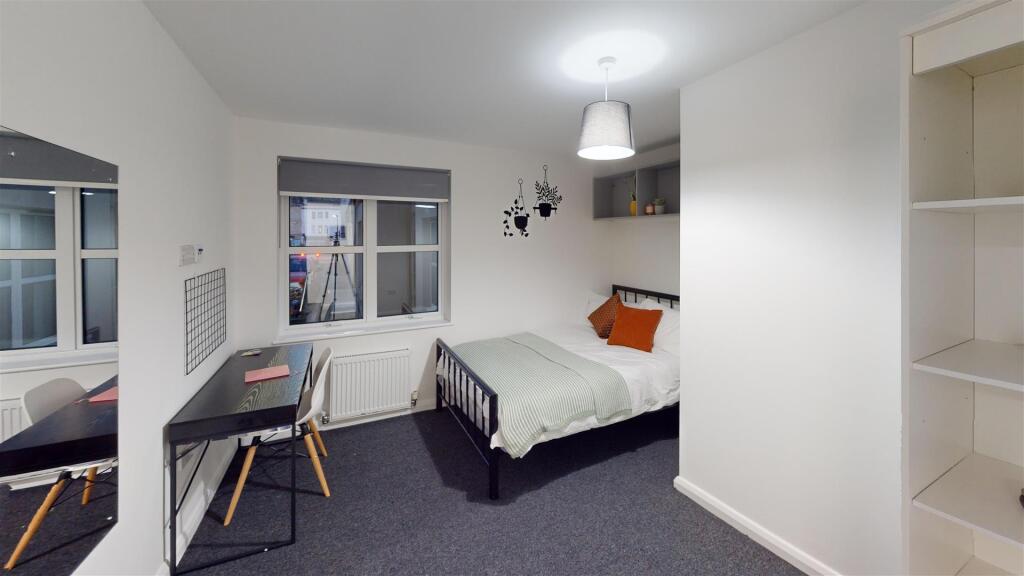 9-Piccadilly-Place-Bedroom-1.jpg