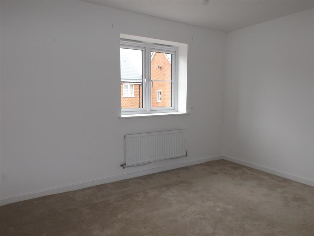 Bed 1.JPG