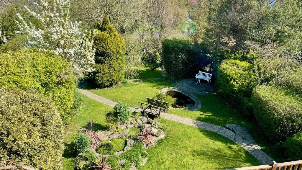 VIEW TO GARDEN FROM BEDROOM 2