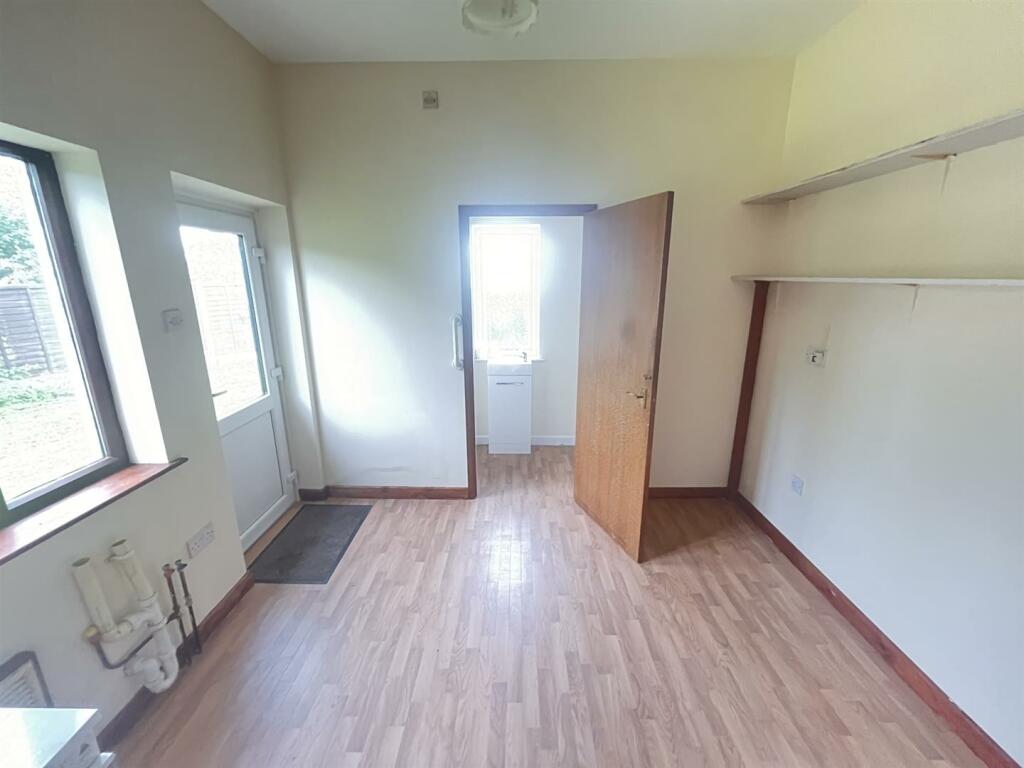 OFF THE KITCHEN - UTILITY ROOM