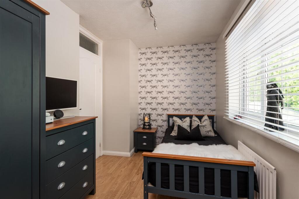 Woodlands bedroom6.jpg