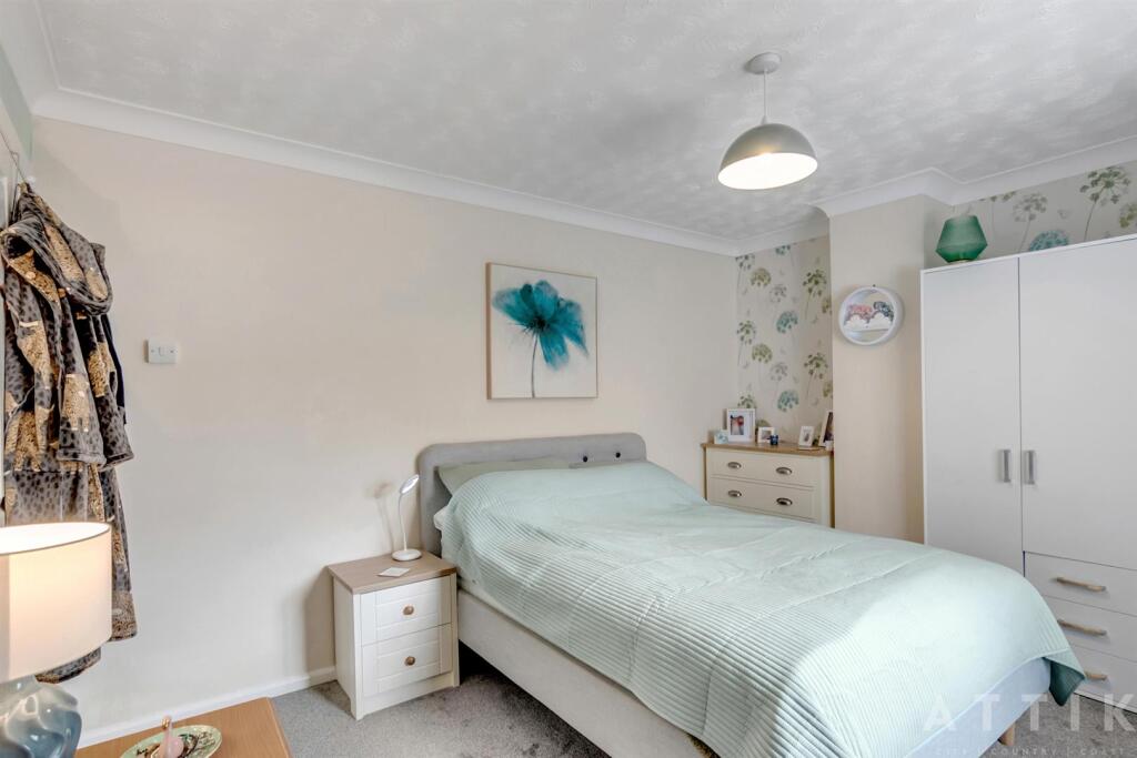 9 Bedingfield Crescent Halesworth IP19 8DZ (28).jp