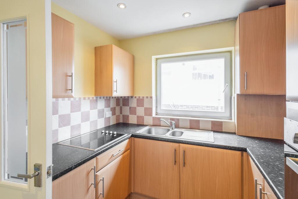 9 Grove Farm Croft, Leeds, West Yorkshire, LS16 6DE